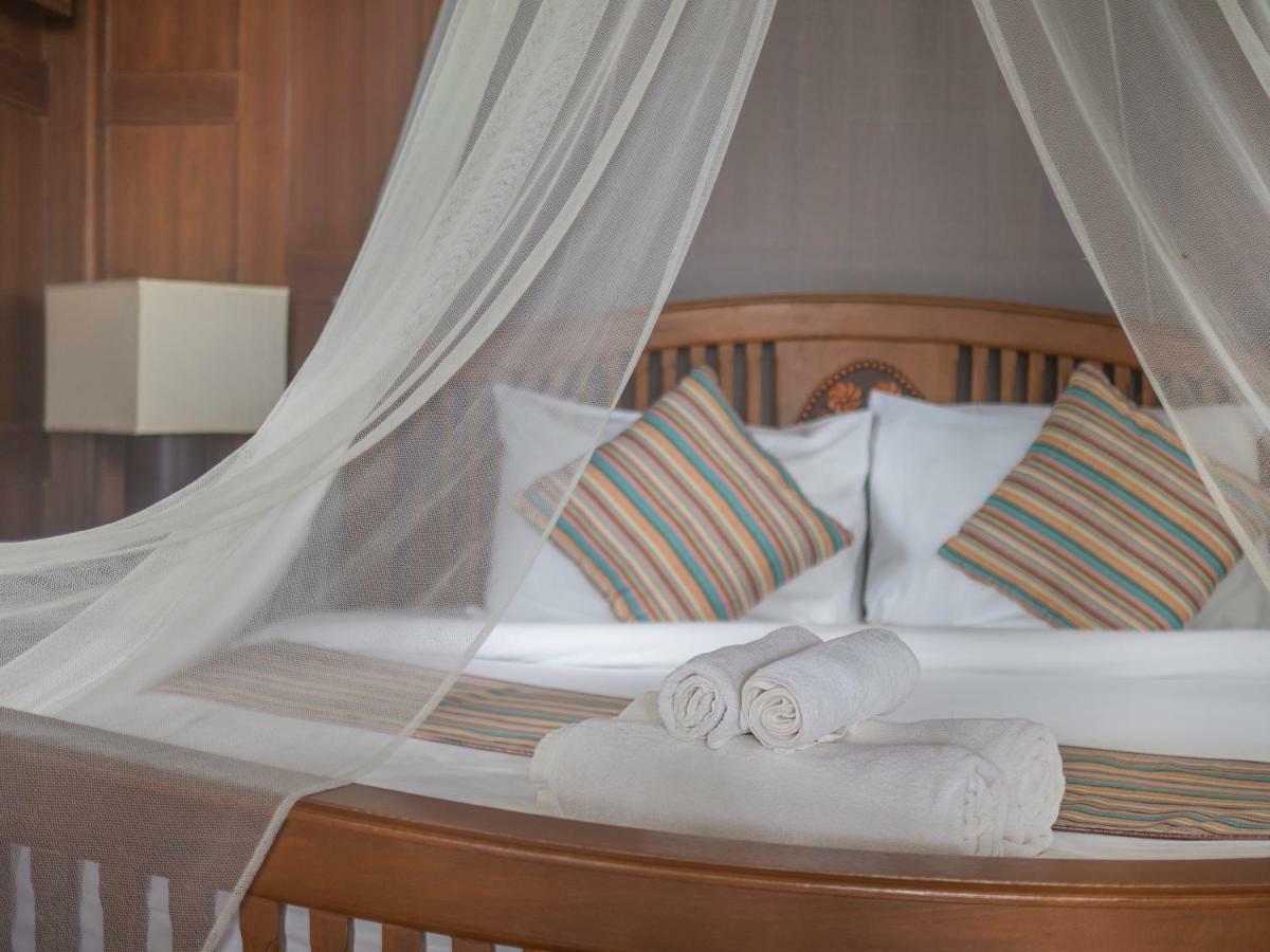 Baan Mai Beachfront Lone Island Phuket Exterior photo